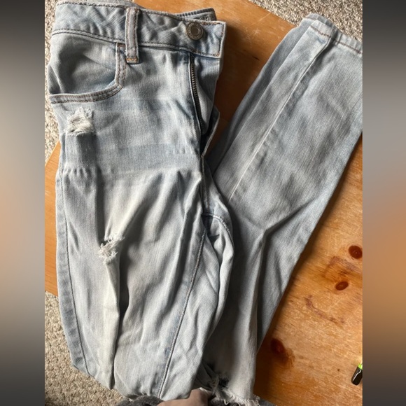 American Eagle Women’s Ripped Jeans - Picture 3 of 6